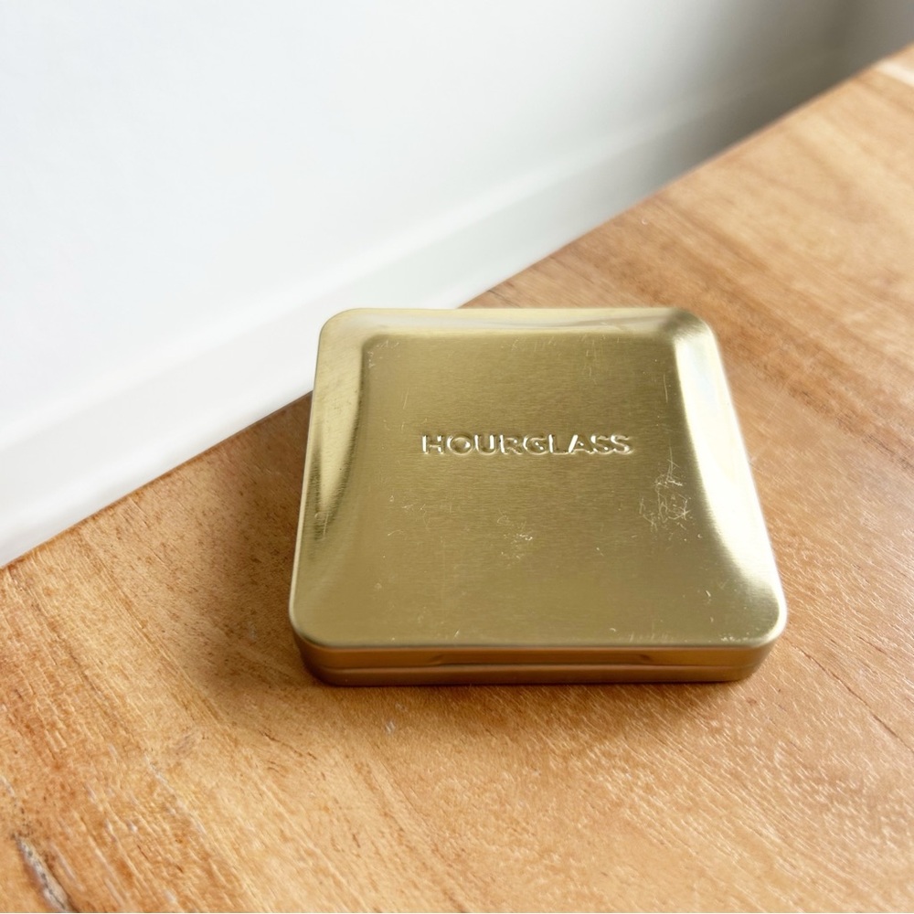 New Hourglass Curator Eyeshadow Palette Futurist - Picture 3 of 5